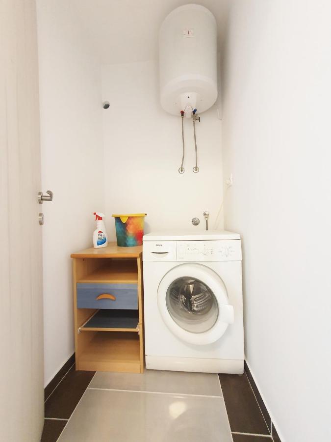 Apartmani Daniela Murter Exteriör bild