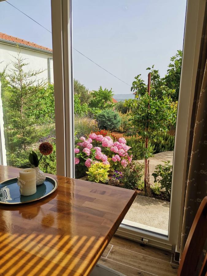 Apartmani Daniela Murter Exteriör bild